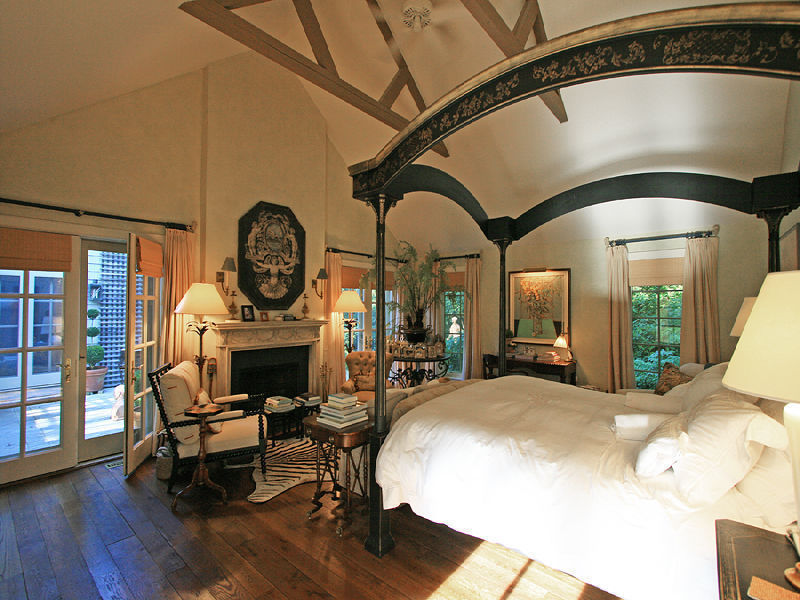 Completely Private, Grand Compound