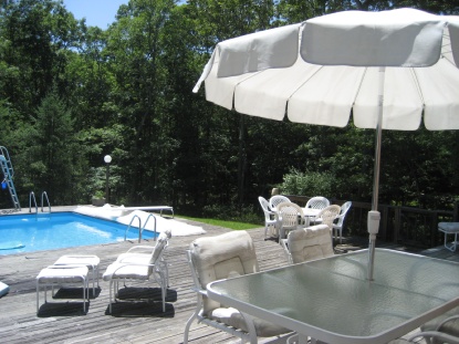 11 SHOREWOOD DR