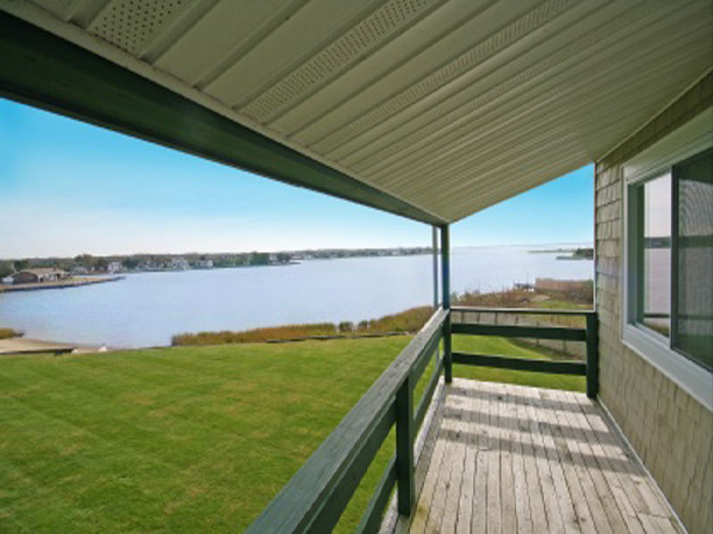 RENOVATED WATERFRONT CO-OP