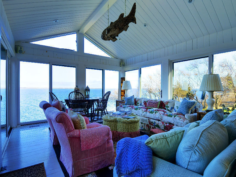 Spectacular Waterfront