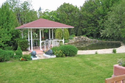 NEWLY BUILT SOUTH OF THE HIGHWAY TRADITIONAL