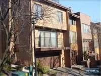 15 Yorkview Drive in Edgewater